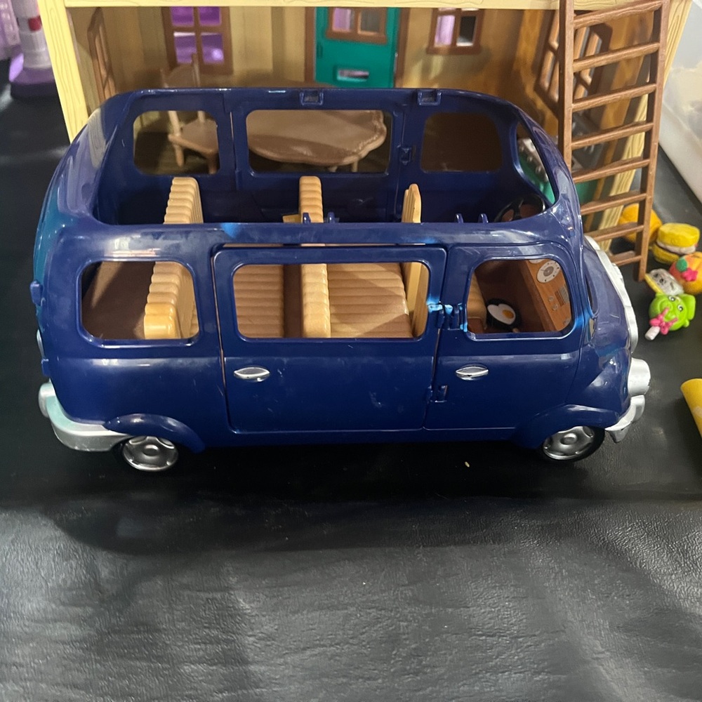 Calico Critters |Family Seven Seater